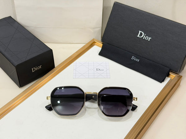 Elegant Women’s Oversized Gradient Square Sunglasses