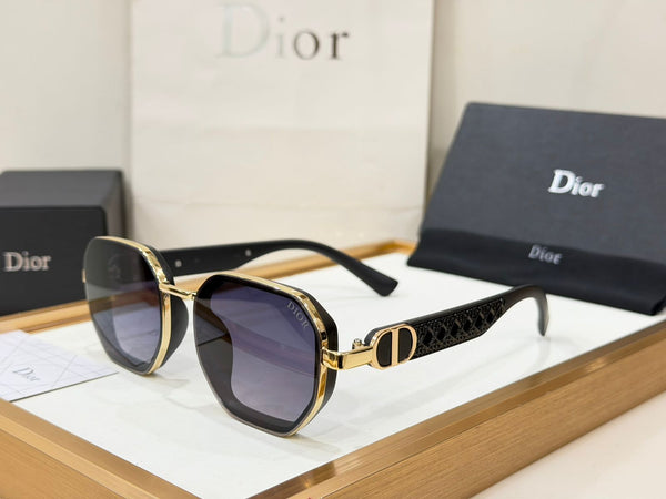 Elegant Women’s Oversized Gradient Square Sunglasses