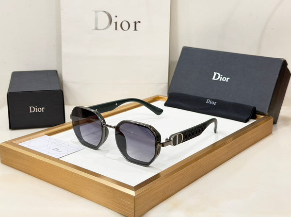 Elegant Women’s Oversized Gradient Square Sunglasses