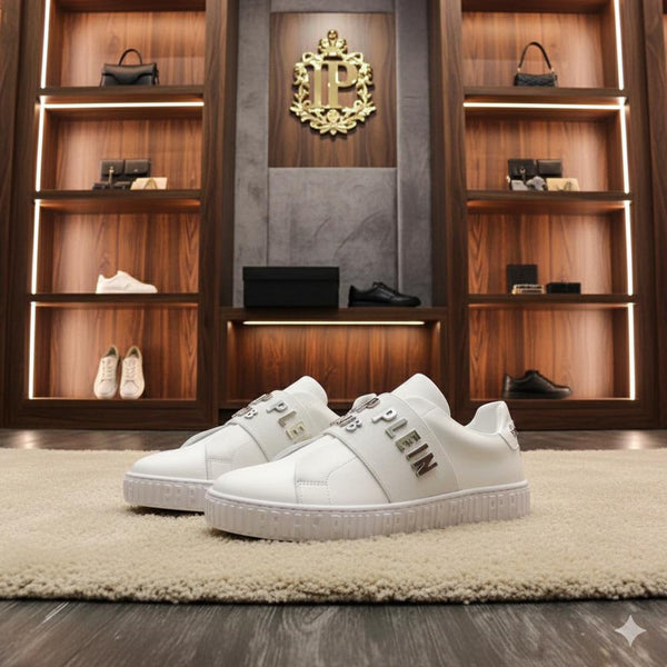 Luxury and Elegant Low-Top Sneakers With Logo Initial