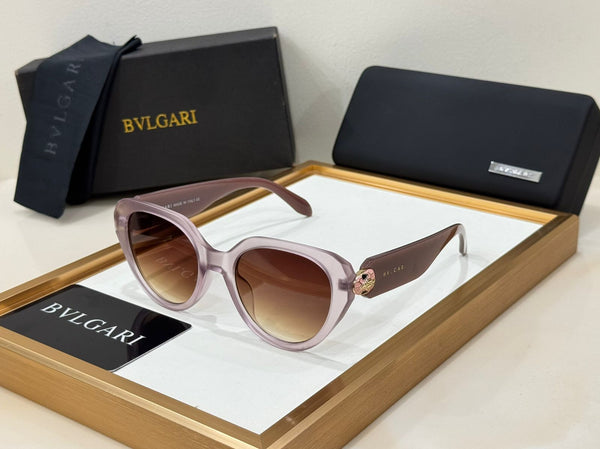 Exclusive Elegant   Oversized Cat Eye Shape  Sunglasses with Signature Logo