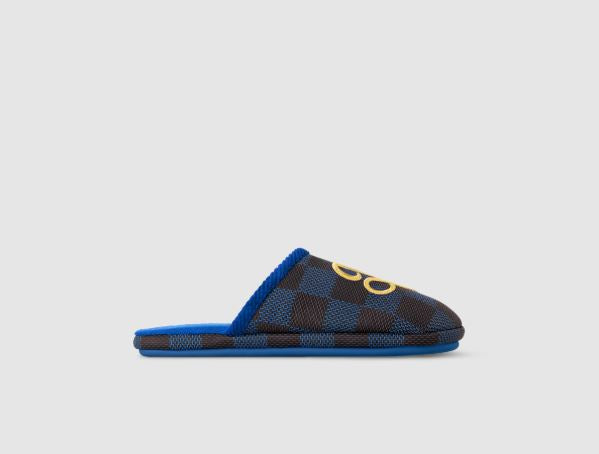 Stylish Checkerboard Pattern Slippers with Signature Logo