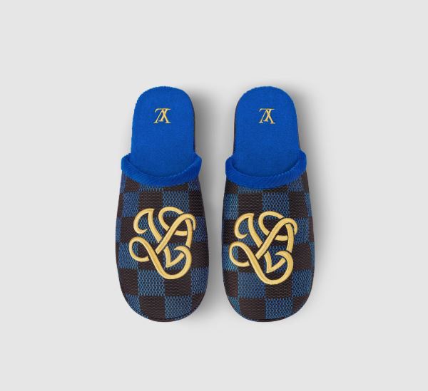 Stylish Checkerboard Pattern Slippers with Signature Logo