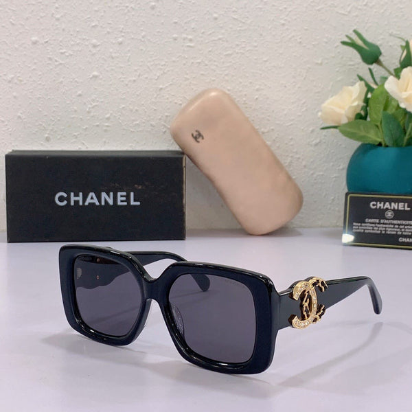 Women Latest Butterfly Sunglasses With Logo Initial